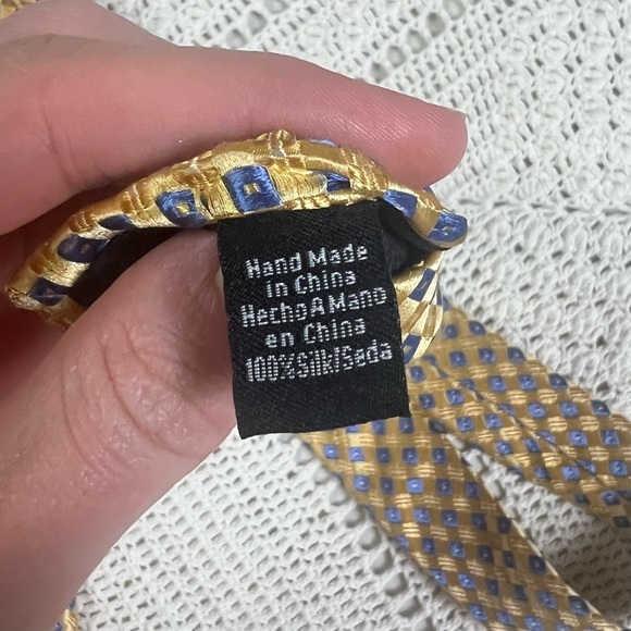 Hathaway Men's Tie 100% Silk Yellow Blue 58L x 3.75W Necktie Work Dress Checker - Picture 4 of 4